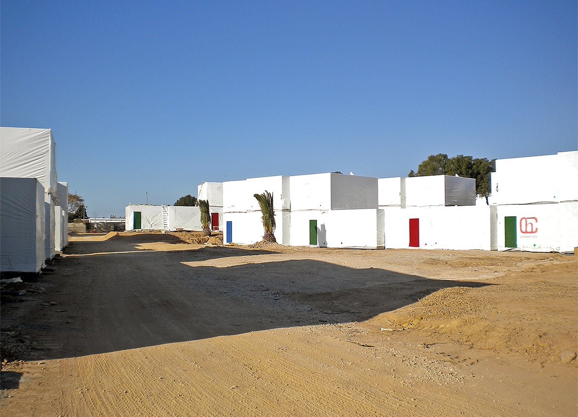 View 02 of the prefabricated modules. 170 Bungalows, Commercial Area and Offices at the Cambrils Park Resort (Cambrils)